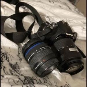 Olympus E410 Camera and Accessories